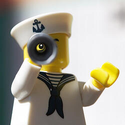 lego-binoculars-medium_5696097036