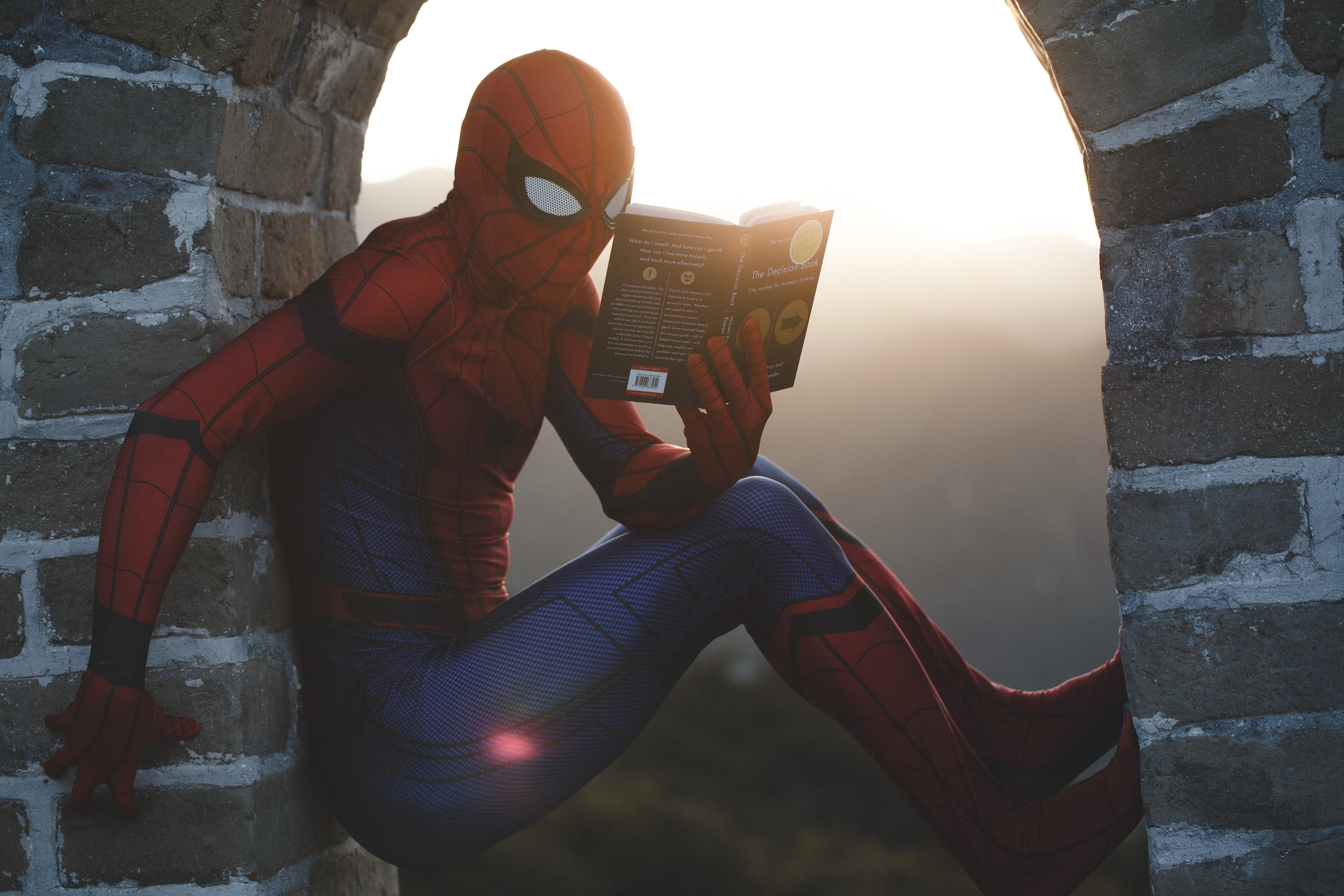 Spiderman reading a story - 6 valuable 1-to-1 personalized video tips for digital communicators