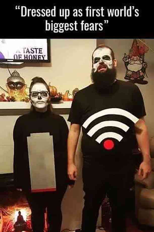 Low Battery and WiFi Halloween costume
